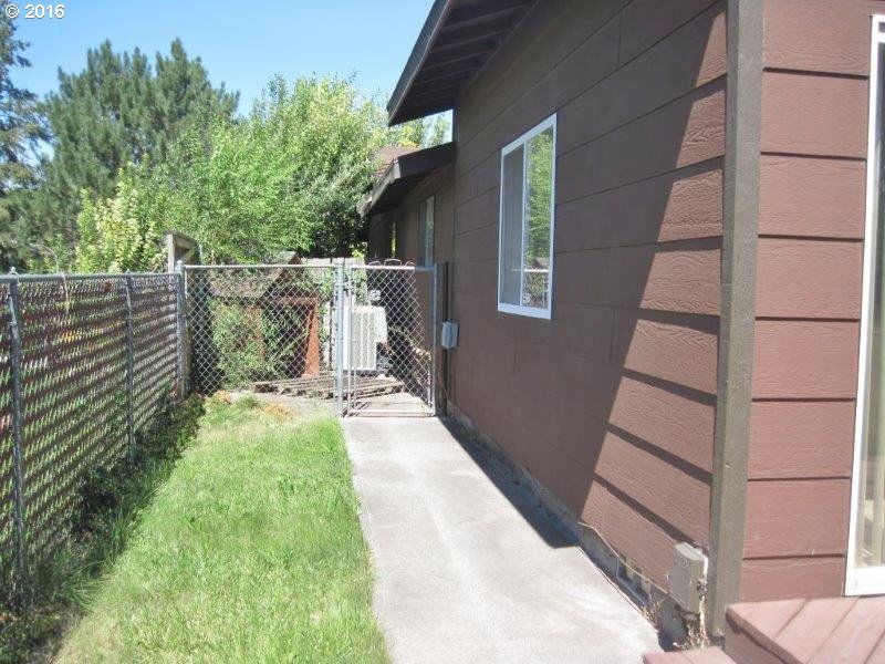 2210 Southwest Perkins Avenue Pendleton, OR 97801 - Photo 17 of 29 Gallery Image 17
