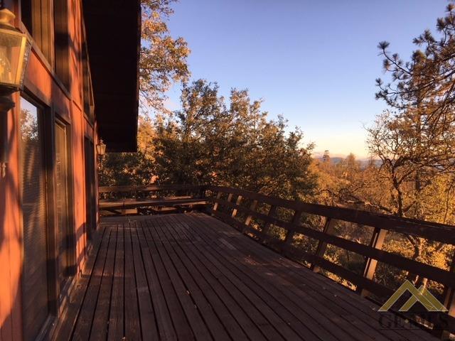 29701 Goldspike Road Tehachapi, CA 93561 - Photo 6 of 14 Gallery Image 6