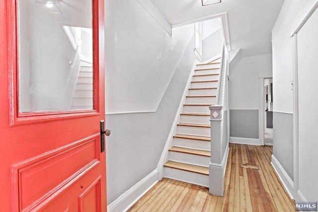 $2,200 | 127 Centre Avenue, Unit 1, Secaucus, NJ 07094