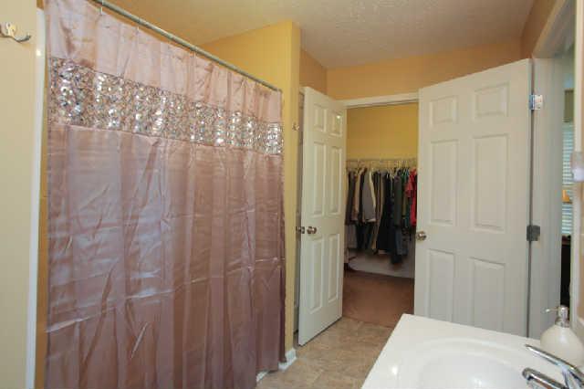 4179 Turnberry Road Lebanon, TN 37090 - Photo 20 of 30 View of master shower and master closet.
