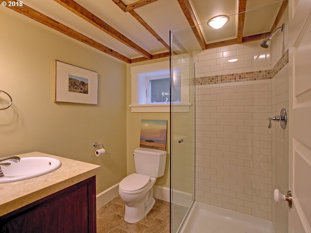 1616 Southwest Elizabeth Street Portland, OR 97201 - Photo 22 of 25 Gallery Image 22