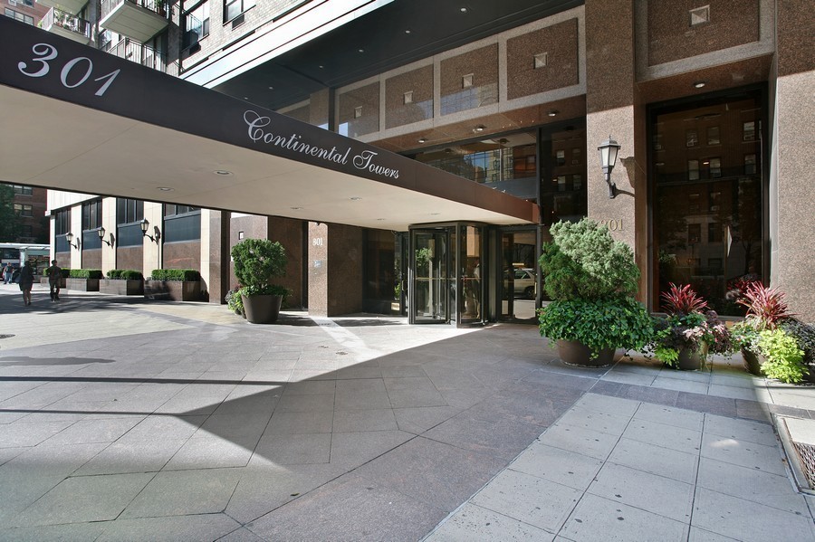 Continental Towers 301 E 79th St, Manhattan, NY 10075 - Photo 4 of 8