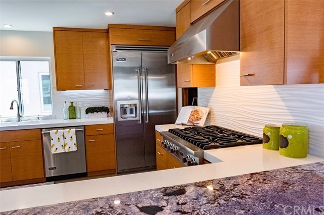 3215 Vista Drive Manhattan Beach, CA 90266 - Photo 2 of 36