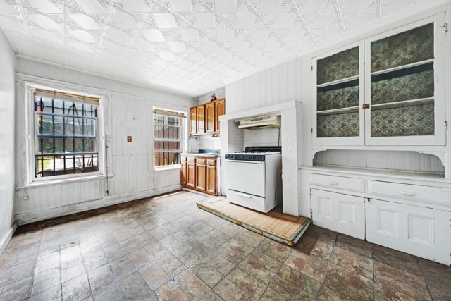 596 MacDonough Street Brooklyn, NY 11233 - Photo 8 of 13