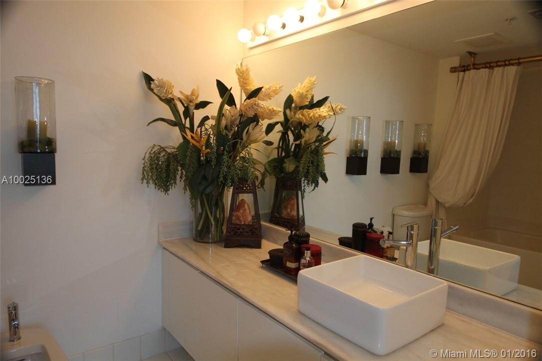 601 Northeast 36th Street, Unit PH3203 Miami, FL 33137 - Photo 13 of 30