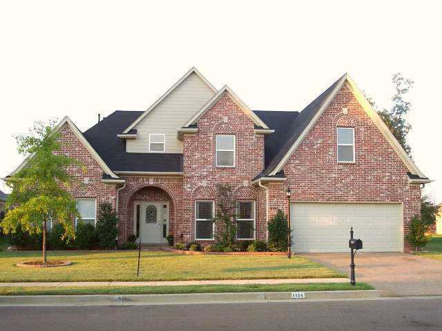 1124 Macon Hall Road Cordova, TN 38018 - Photo 1 of 10 IMMACULATE OPEN PLAN 4 BEDROOM 3 FULL BATH HOME WITH MASTER BEDROOM AND 2ND BEDROOM DOWN. HARWOOD FLOORS IN ENTRY, DINNING ROOM, KITCHEN AND BREAKFAST AREA.
