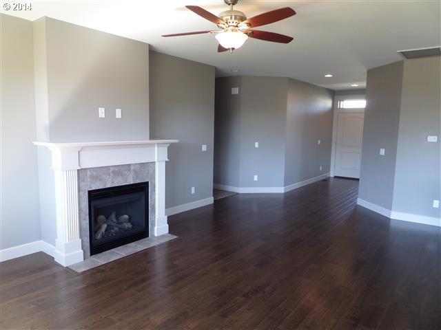 709 Thyme Loop Silverton, OR 97381 - Photo 6 of 16 Gallery Image 6