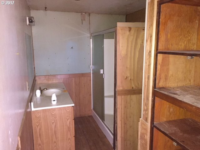2689 Bowman Road Reedsport, OR 97467 - Photo 13 of 15 Gallery Image 13