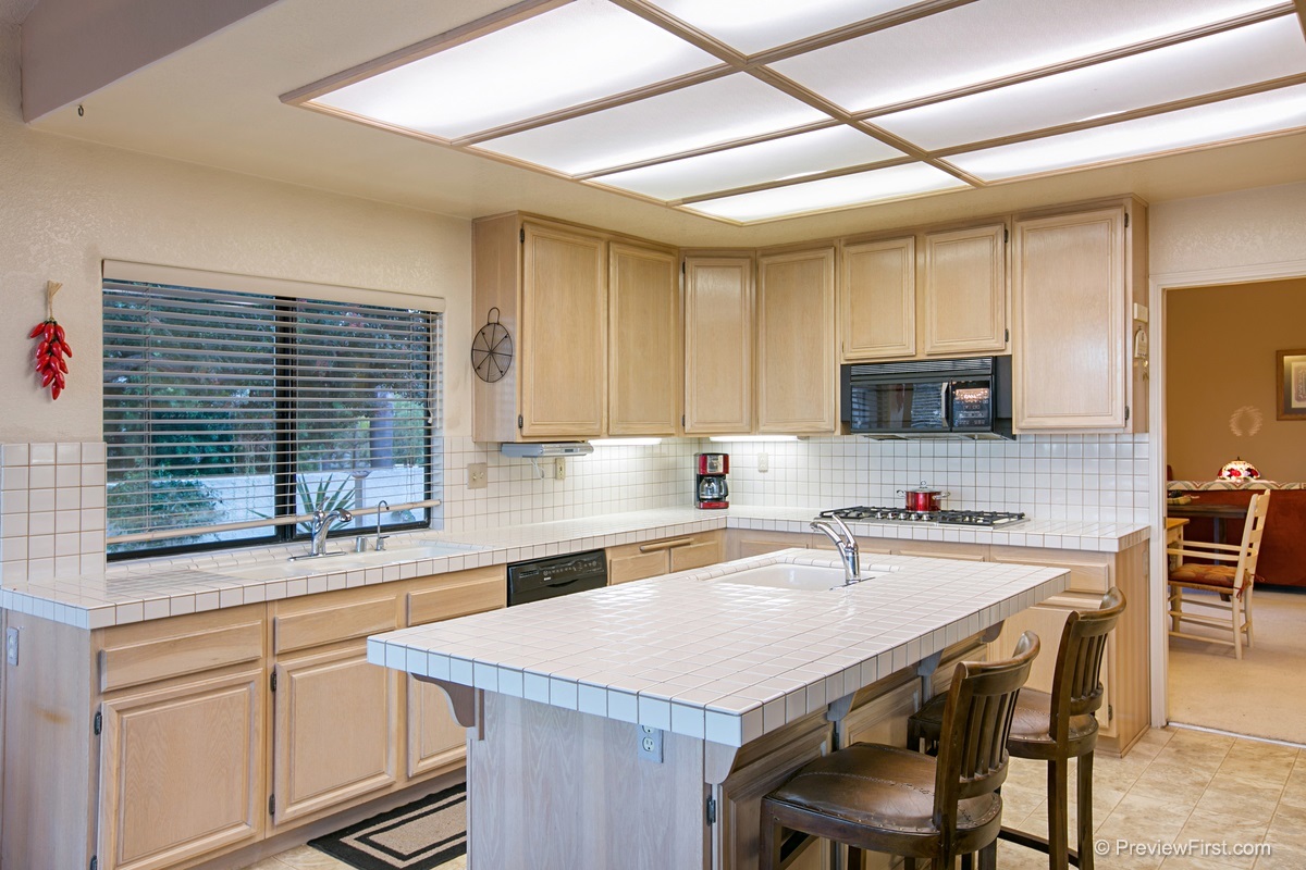 2282 Derrick Way Escondido, CA 92029 - Photo 12 of 25