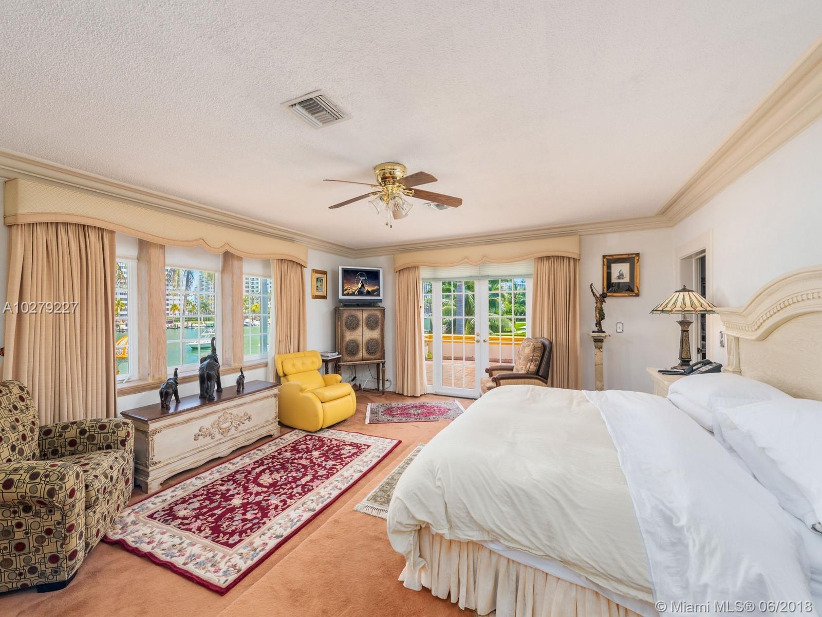 5011 Pine Tree Drive Miami Beach, FL 33140 - Photo 37 of 40