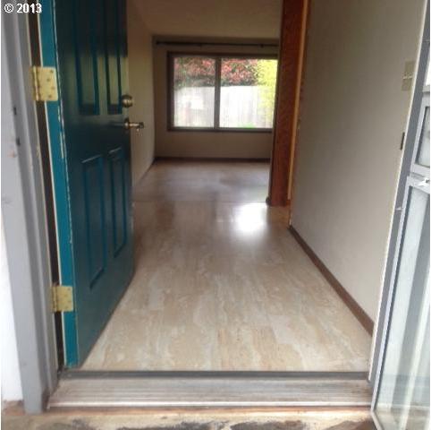 19165 Southwest Murphy Court Aloha, OR 97078 - Photo 2 of 13 Gallery Image 2