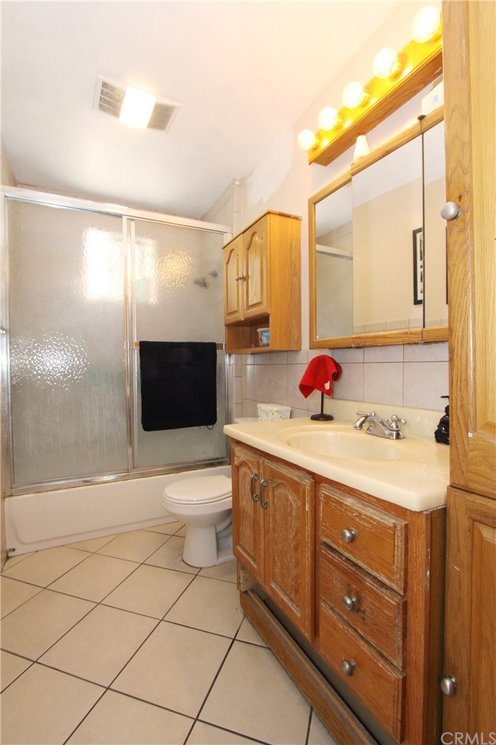 5337 Raphael Street Los Angeles, CA 90042 - Photo 26 of 29 Second Unit~ Bathroom #1
