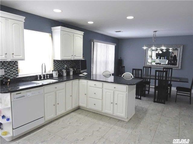 17 Inverness Road Holbrook, NY 11741 - Photo 2 of 19