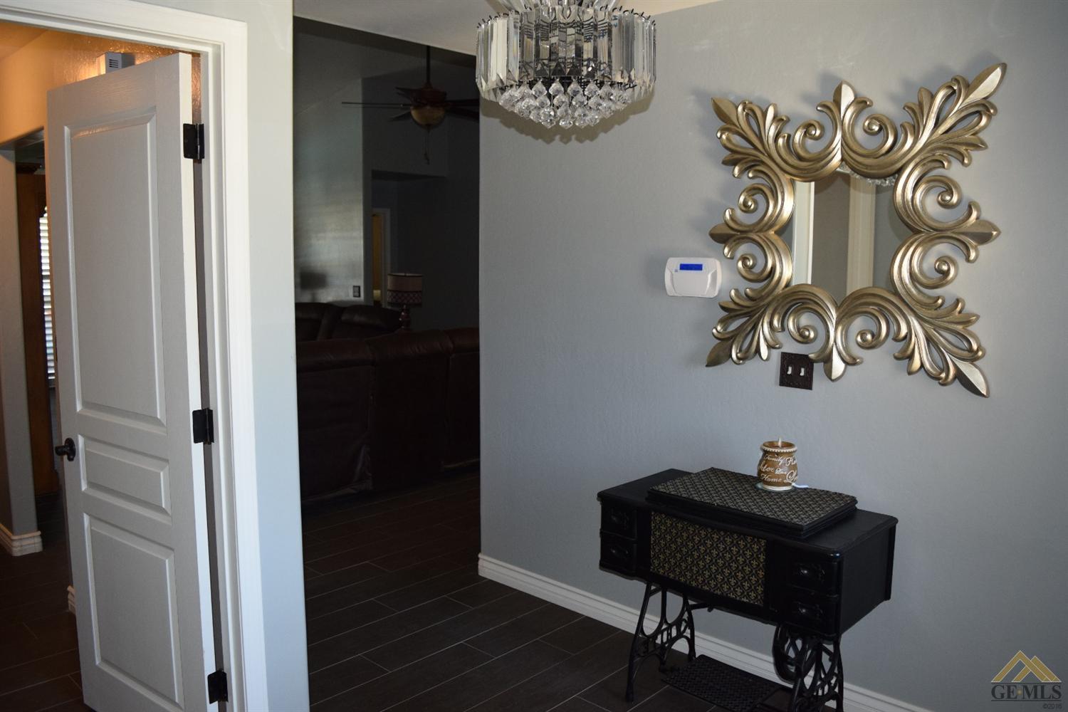 4502 Chinta Drive Bakersfield, CA 93313 - Photo 12 of 29