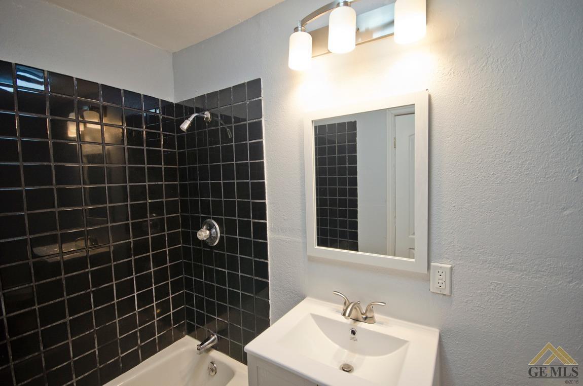 911 Sandra Drive Bakersfield, CA 93304 - Photo 11 of 31