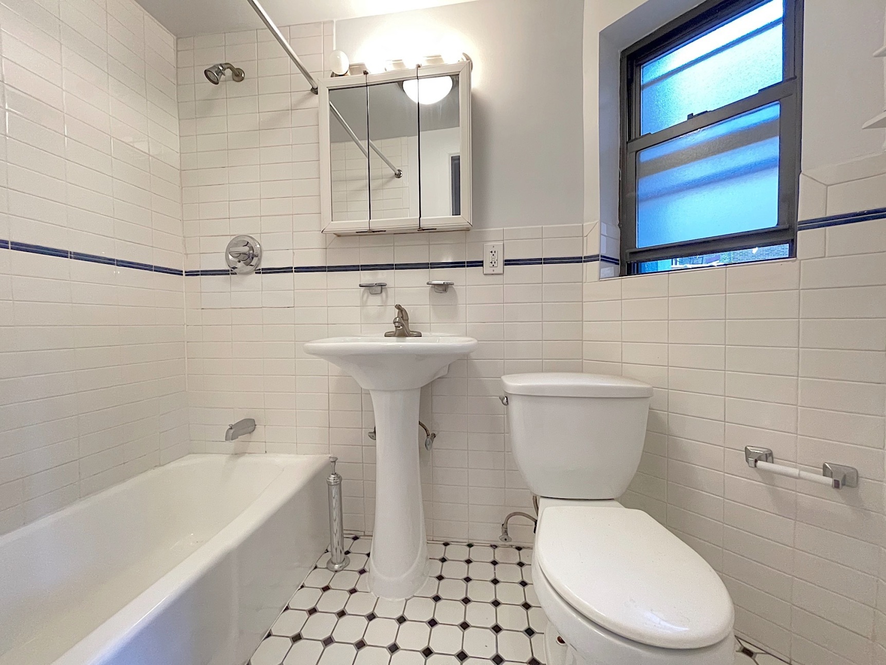 60 West 8th Street, Unit 2E Manhattan, NY 10011 - Photo 5 of 6