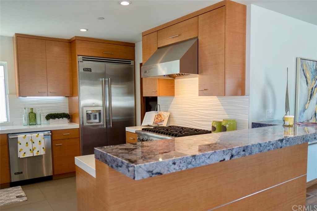 3215 Vista Drive Manhattan Beach, CA 90266 - Photo 4 of 36