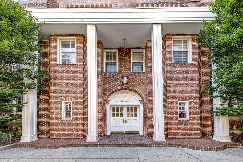 Berkeley 77-12 35th Ave, Queens, NY 11372 - Photo 2 of 4