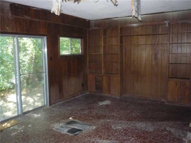 1152 Rozelle Street Memphis, TN 38106 - Photo 8 of 9 Gallery Image 8