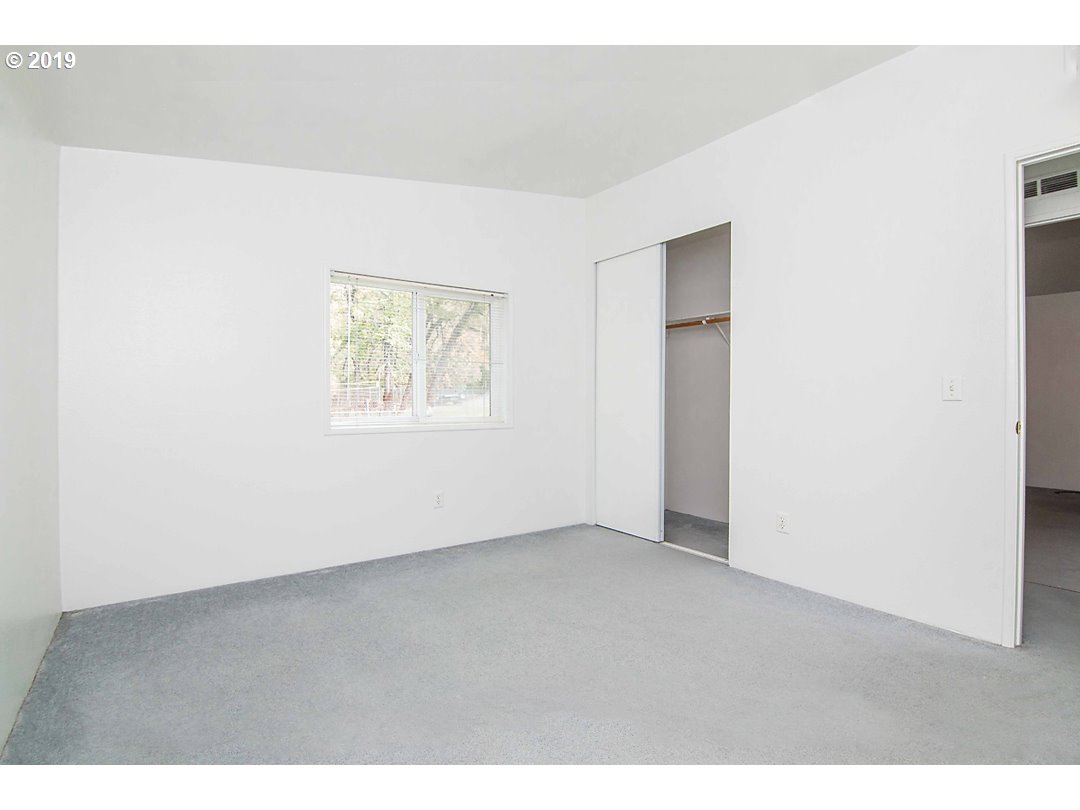844 Northeast Rifle Range Street Roseburg, OR 97470 - Photo 12 of 18 Gallery Image 12
