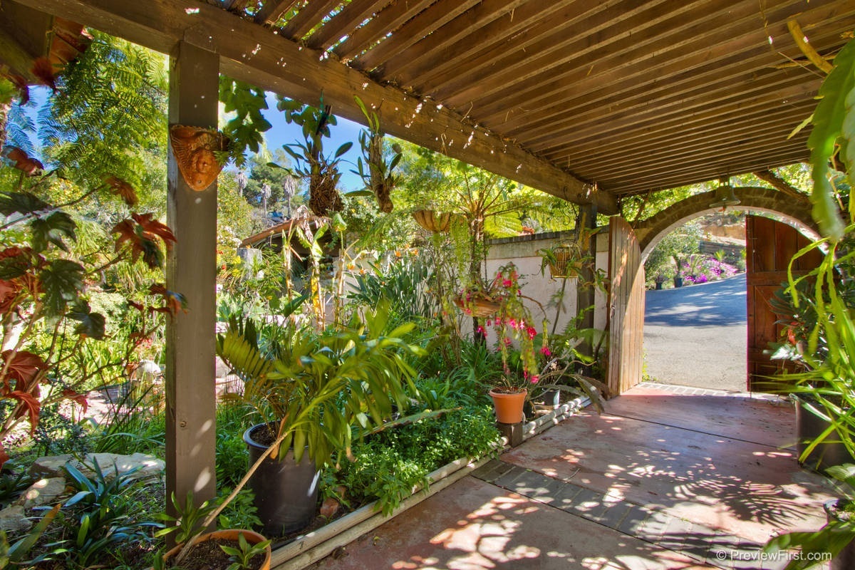 1018 Rainbow Crest Road Fallbrook, CA 92028 - Photo 12 of 17