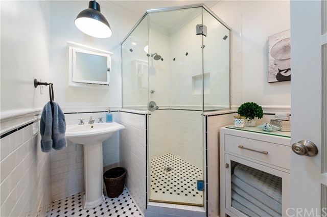 528 24th Street Manhattan Beach, CA 90266 - Photo 12 of 32