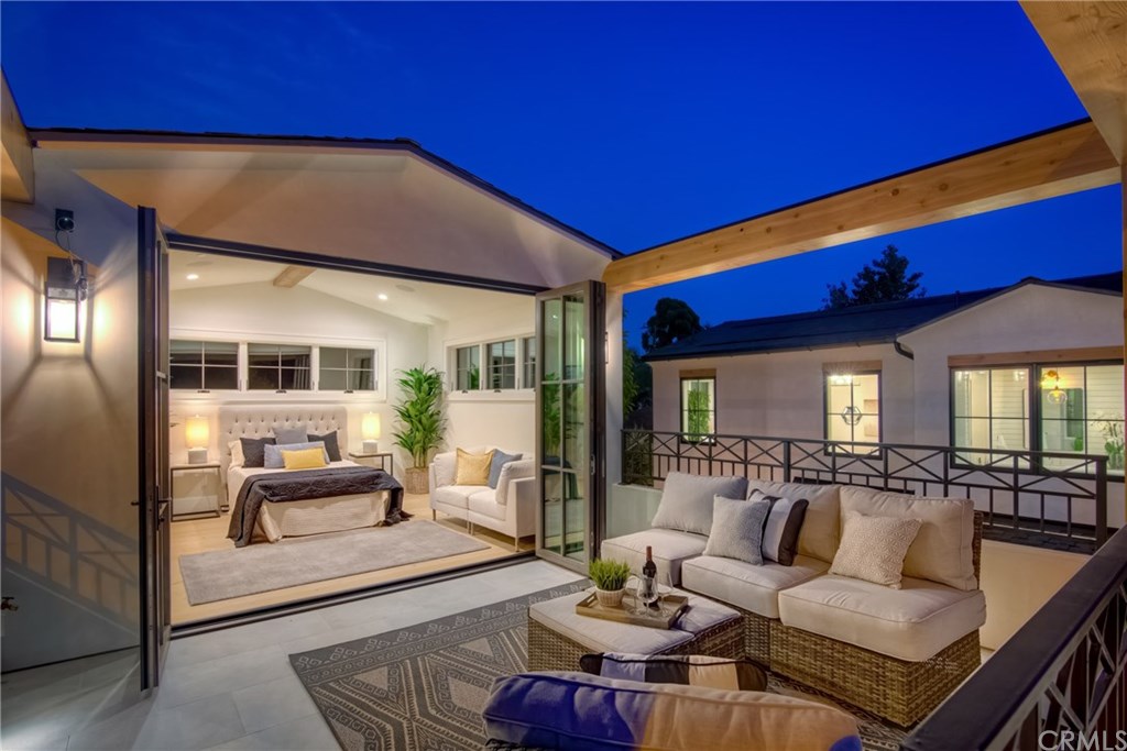 559 31st Street Manhattan Beach, CA 90266 - Photo 30 of 49 Private guest/in-law suite above the 3 car garage with outdoor sitting/patio area. LaCantina door systems for the perfect indoor/outdoor experience.
