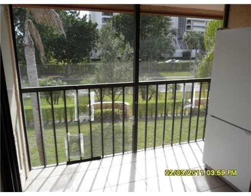 22028 Palms Way, Unit 204 Boca Raton, FL 33433 - Photo 14 of 14 Gallery Image 14