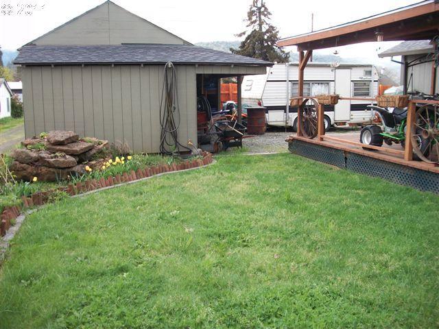 227 I Street Riddle, OR 97469 - Photo 11 of 16