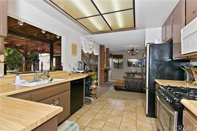 19 Deer Creek Road Phillips Ranch, CA 91766 - Photo 21 of 42