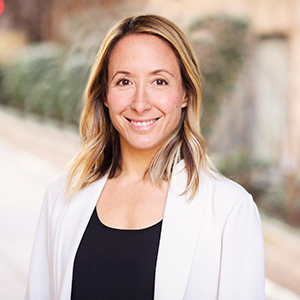 Headshot of Lisa Holler