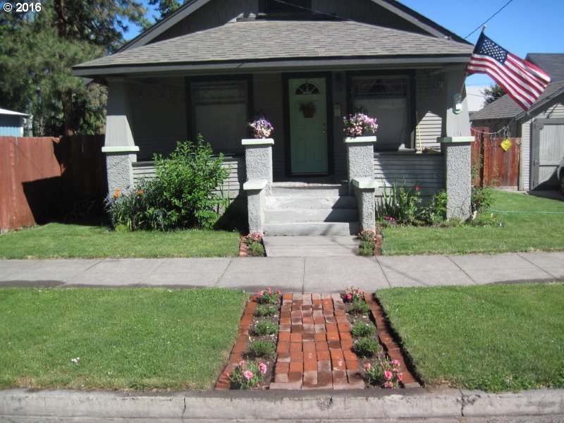 207 Southwest Hailey Avenue Pendleton, OR 97801 - Photo 2 of 29