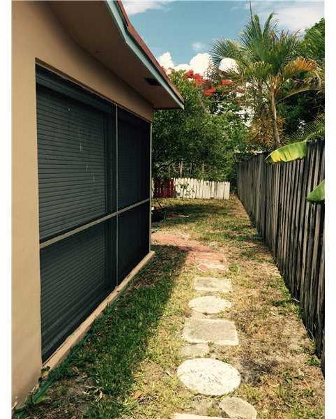 4299 Northeast 4th Avenue Boca Raton, FL 33431 - Photo 5 of 18