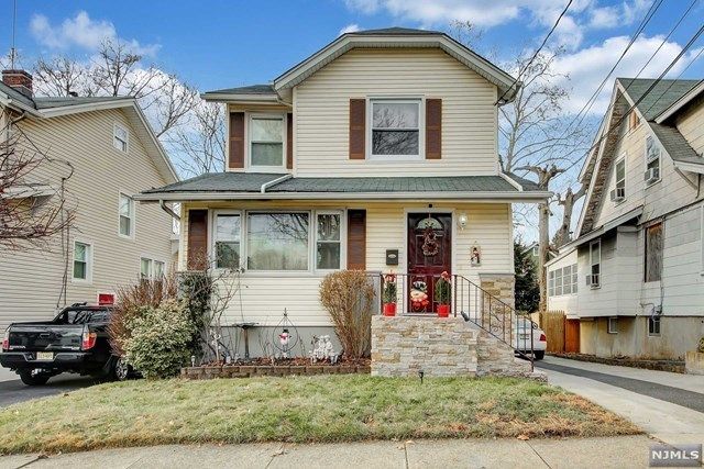 142 4th Street Ridgefield Park, NJ 07660 - Photo 3 of 23