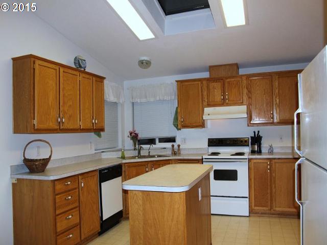 601 Fir Vista Road Sutherlin, OR 97479 - Photo 7 of 16 Gallery Image 7