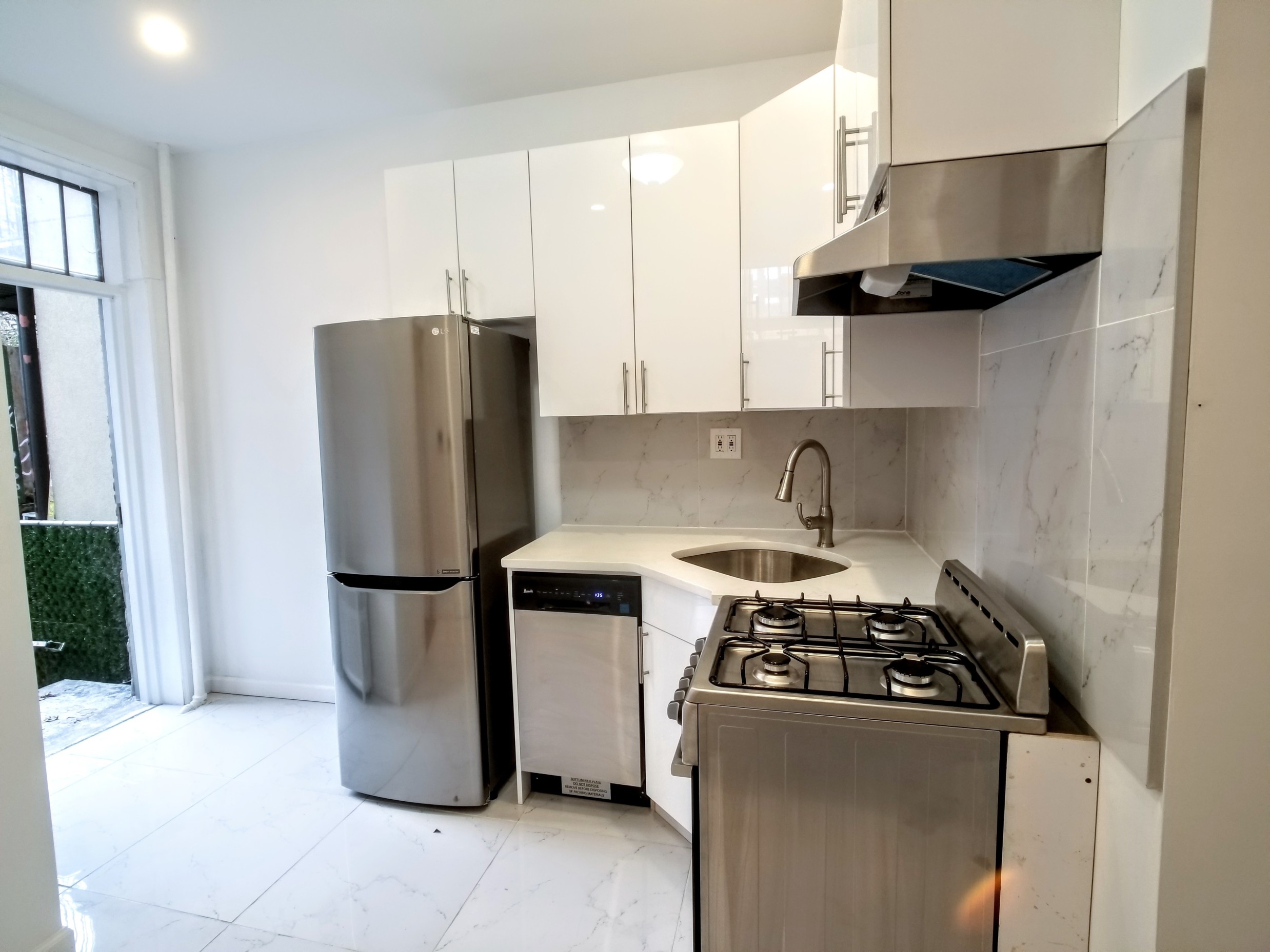 578 Morgan Avenue, Unit 1 Brooklyn, NY 11222 - Photo 9 of 13