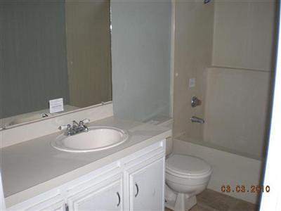 8540 Smith Road Bakersfield, CA 93307 - Photo 8 of 12 Gallery Image 8