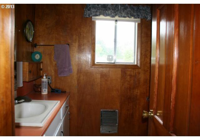 5772 Sunnyview Road Northeast Salem, OR 97305 - Photo 10 of 16 Gallery Image 10