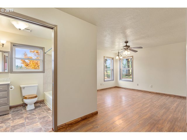 21110 South Ridgeway Lane Oregon City, OR 97045 - Photo 20 of 31