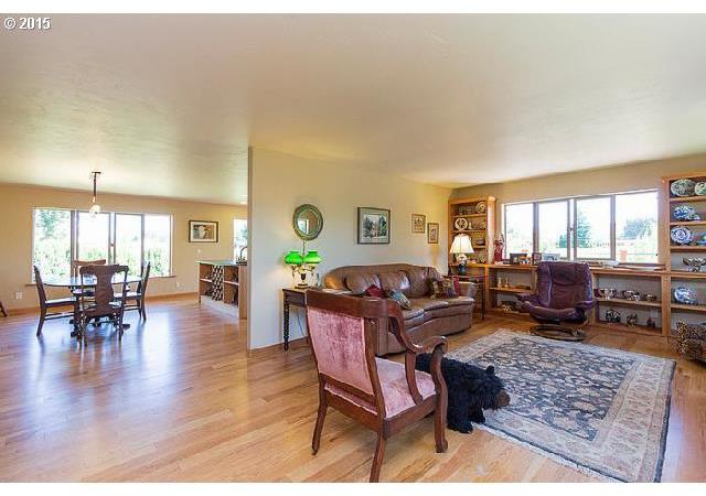 1320 Martin Road Hood River, OR 97031 - Photo 6 of 16