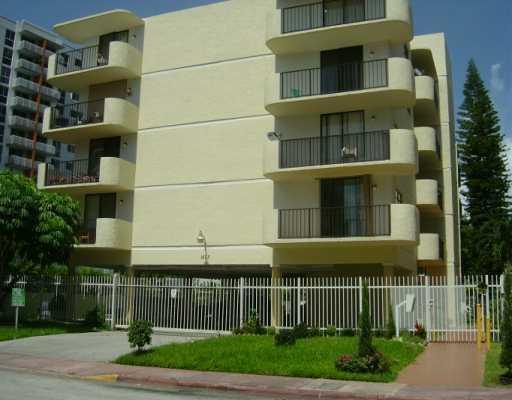 1673 Bay Road, Unit 406 Miami Beach, FL 33139 - Photo 1 of 8 Gallery Image 1