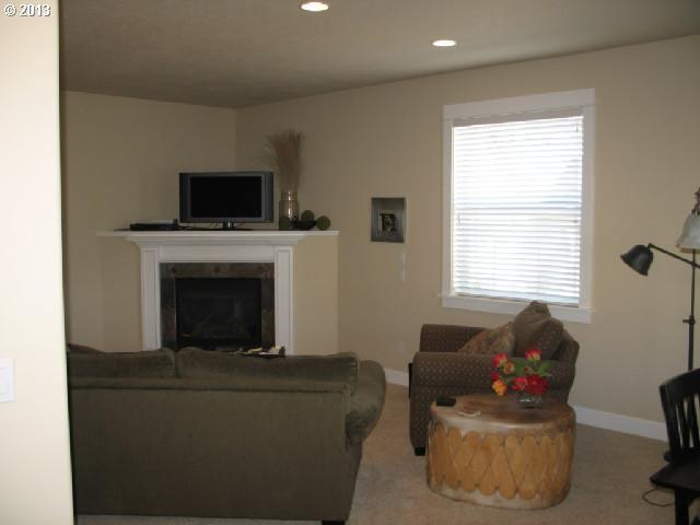 2894 Son-Rise Loop Hood River, OR 97031 - Photo 14 of 16 Gallery Image 14