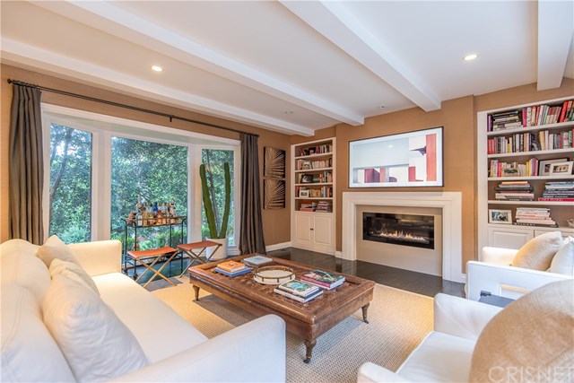 8809 Evanview Drive Los Angeles, CA 90069 - Photo 7 of 46