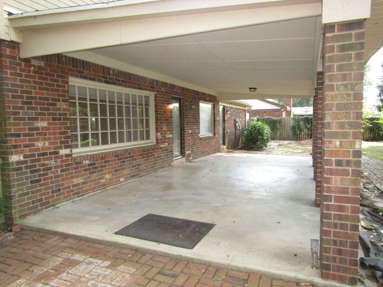2431 Lynnfield Road Memphis, TN 38119 - Photo 19 of 22 Huge entertaining space off den