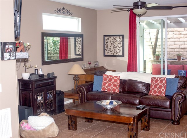 31419 Arena Drive Castaic, CA 91384 - Photo 4 of 28