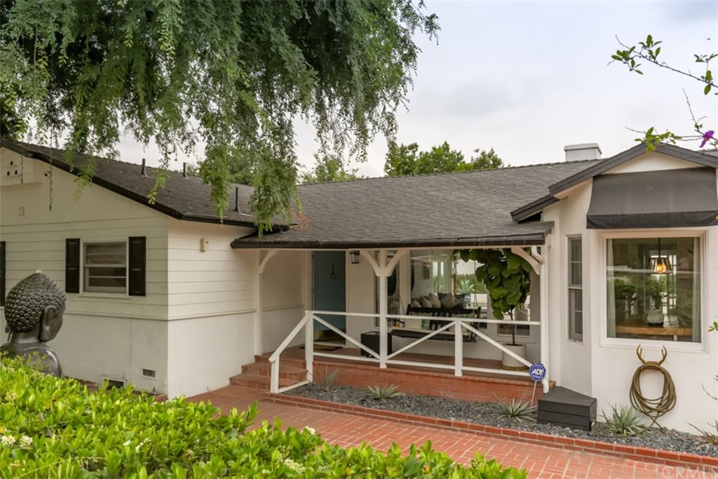 154 Allen Avenue Glendale, CA 91201 - Photo 8 of 32