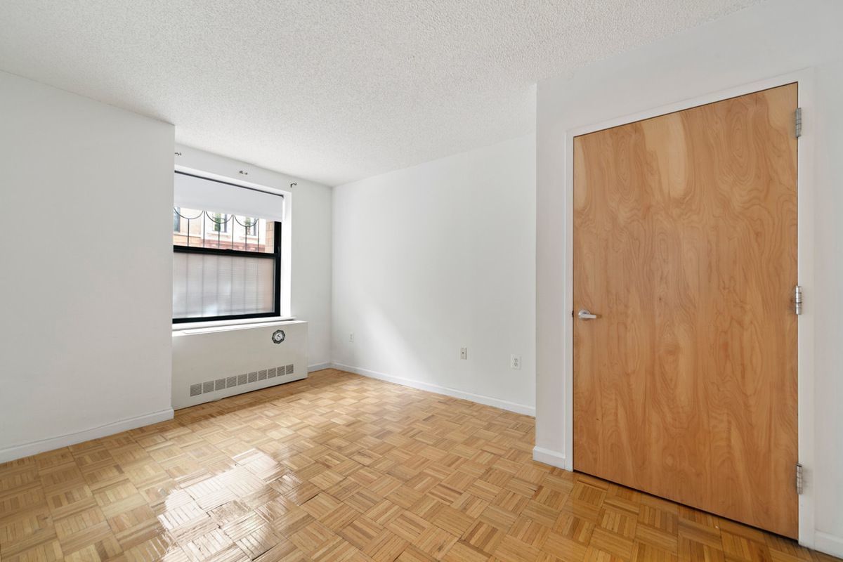 225 East 6th Street, Unit 7E Manhattan, NY 10003 - Photo 2 of 7