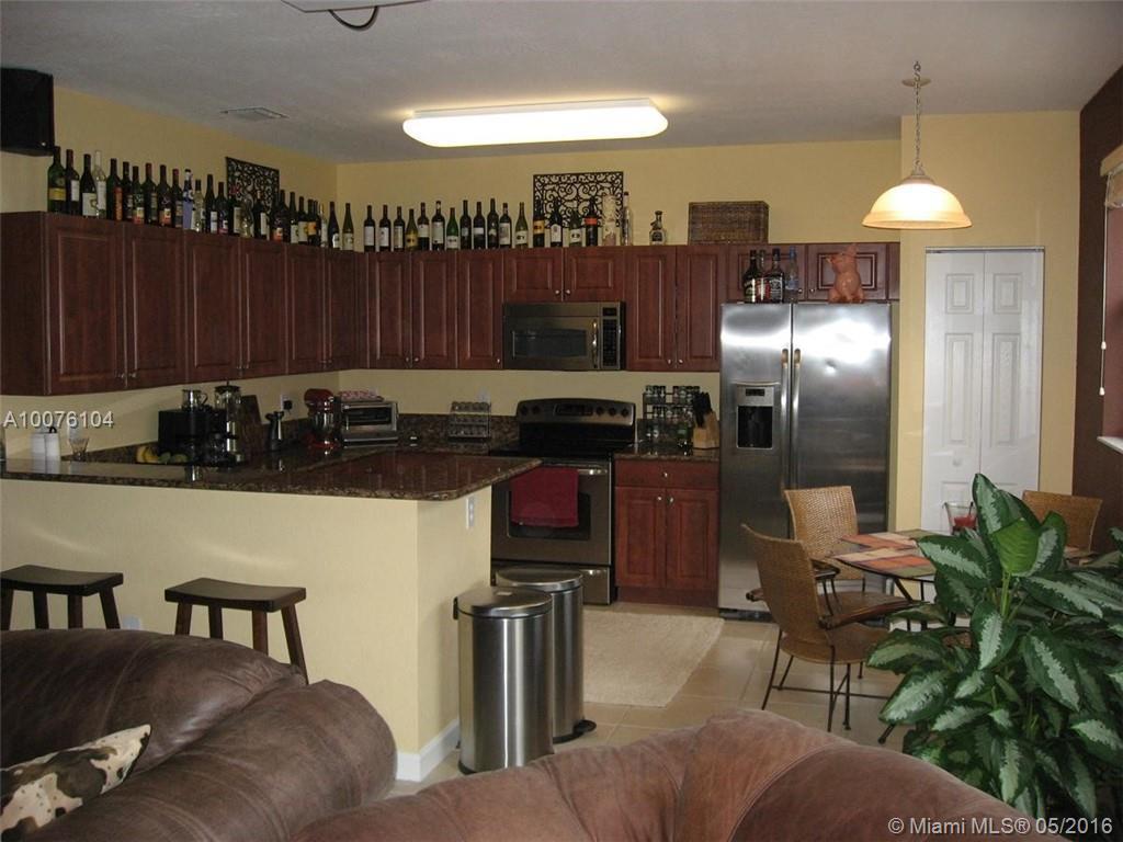 571 Southeast 37th Place Homestead, FL 33033 - Photo 4 of 11