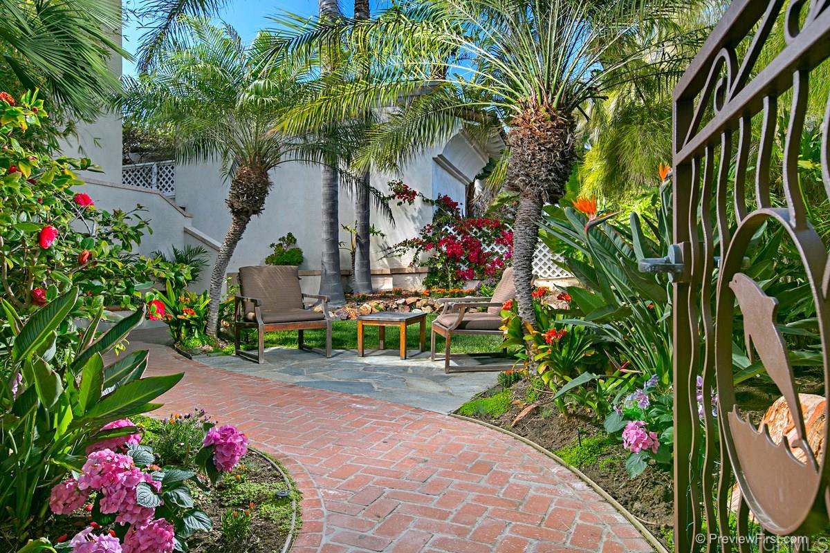 754 Neptune Avenue Encinitas, CA 92024 - Photo 3 of 25