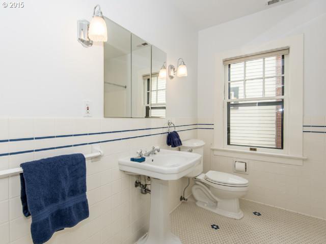 2840 Northwest Cornell Road Portland, OR 97210 - Photo 8 of 16 Gallery Image 8